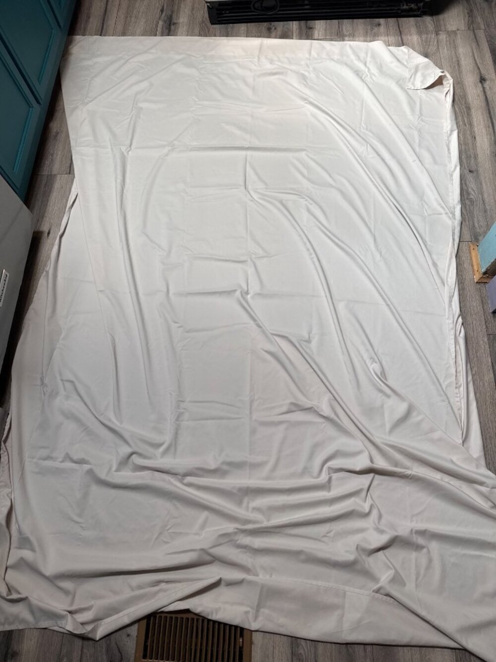 Massage Table Spa Top Oversized Sheet Soft Cream Color Lightweight 66" x 92" (1 - Picture 2 of 10